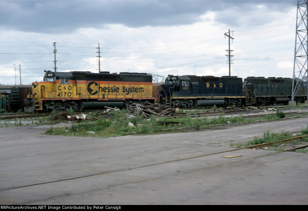 CO 4170 EMD GP40-2 & BO 3825 EMD GP38